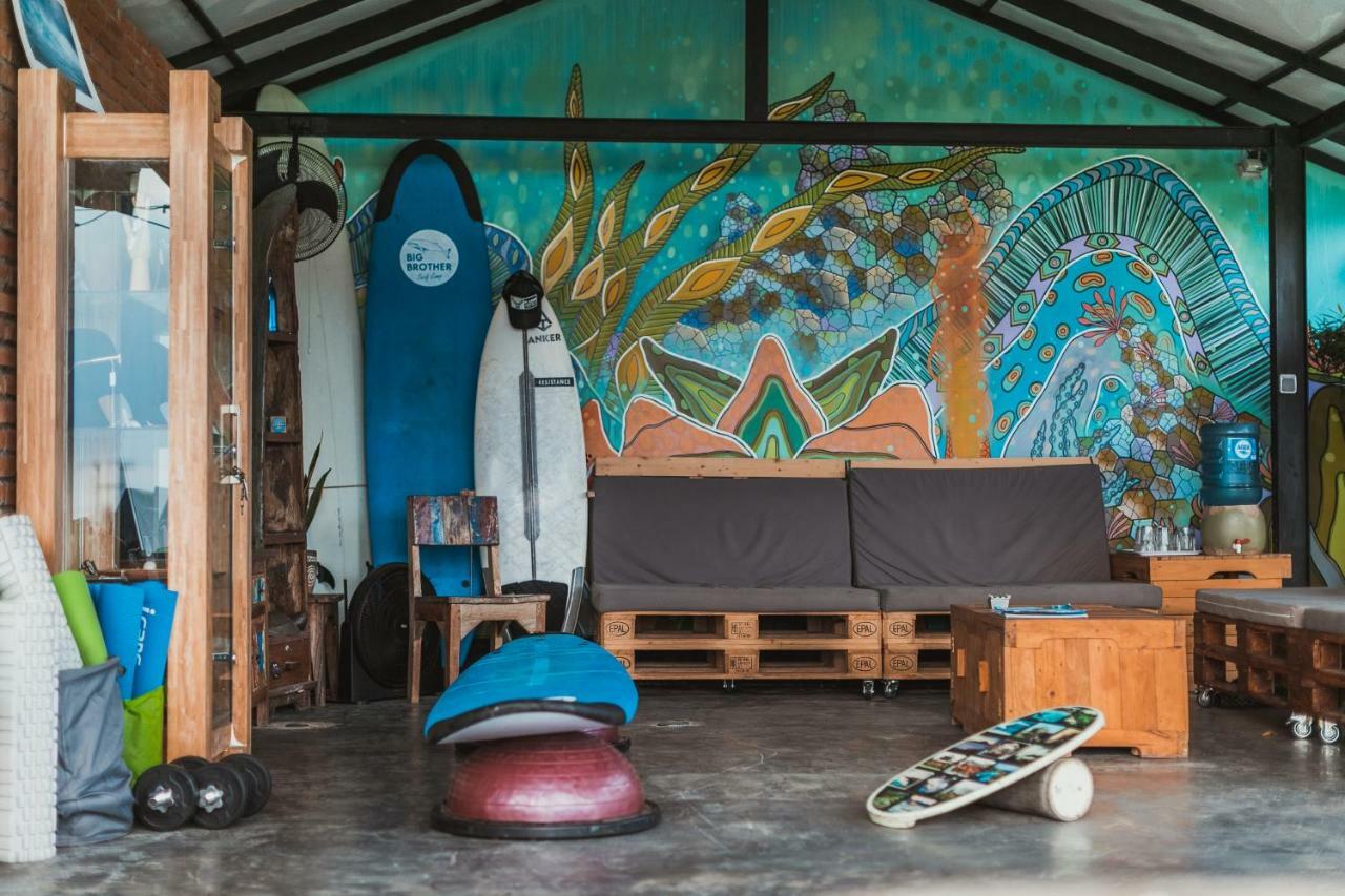 Big Brother Surf Inn Canggu Eksteriør bilde
