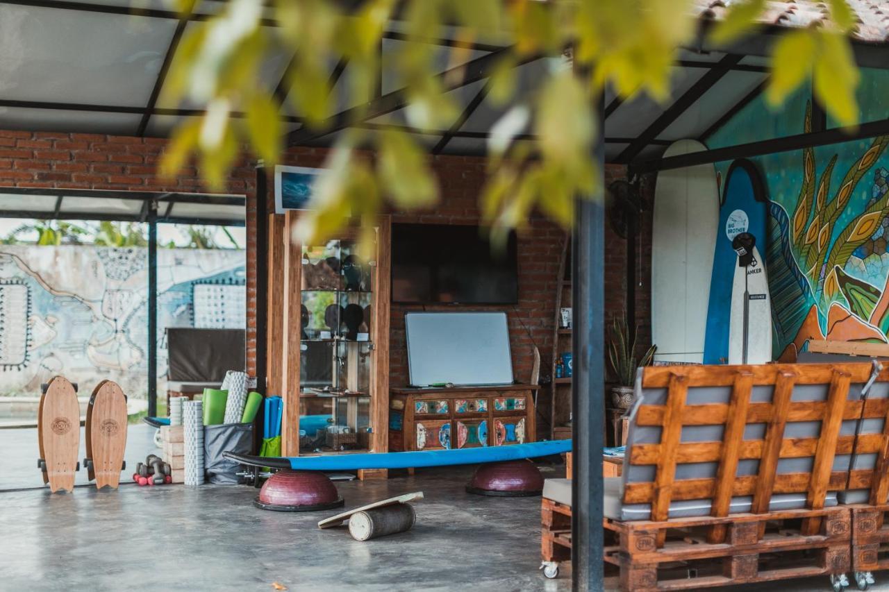 Big Brother Surf Inn Canggu Eksteriør bilde